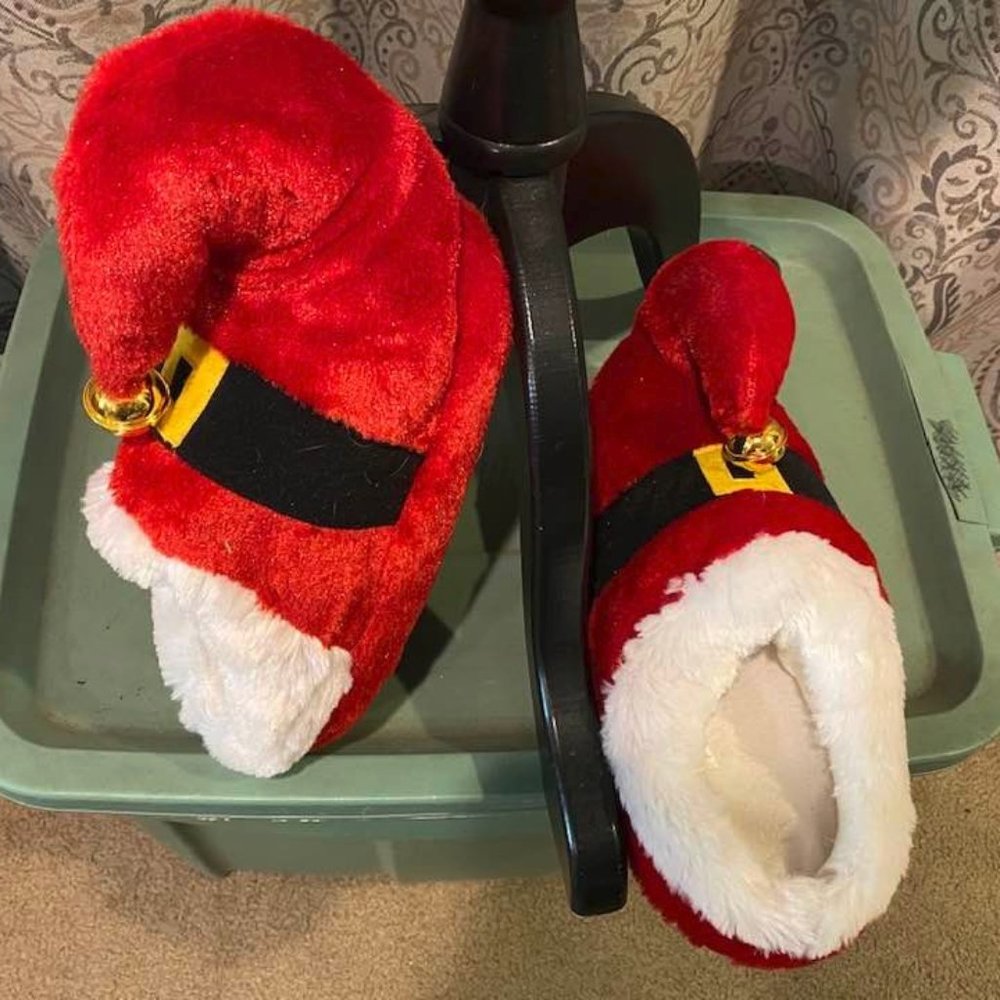 Festive & Fun Dan Dee Santa Claus Slippers, Unisex, 7-8